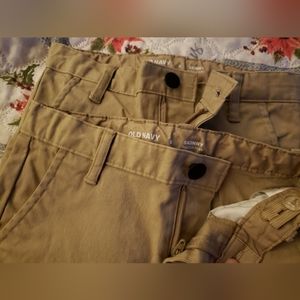 Old Navy size 5 khaki pants (boys)